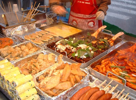 Korean Street Food Guide: 15 Must-Try Snacks [Map]