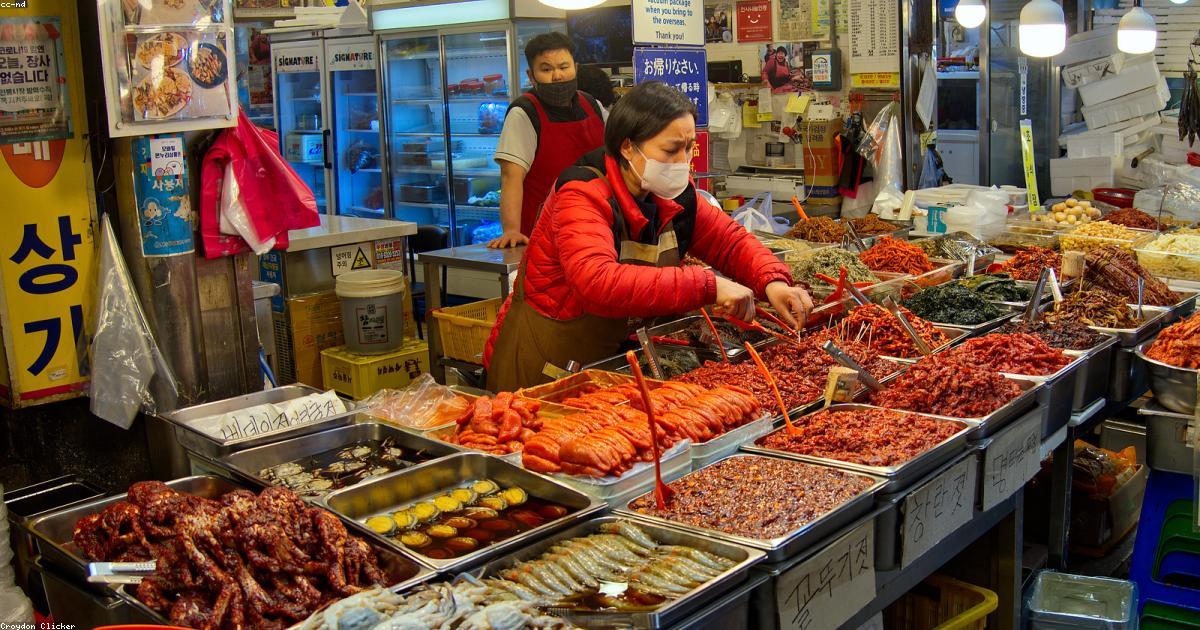 Gwangjang Market Food Guide – Seoul’s Oldest Market and Its Legendary Eats